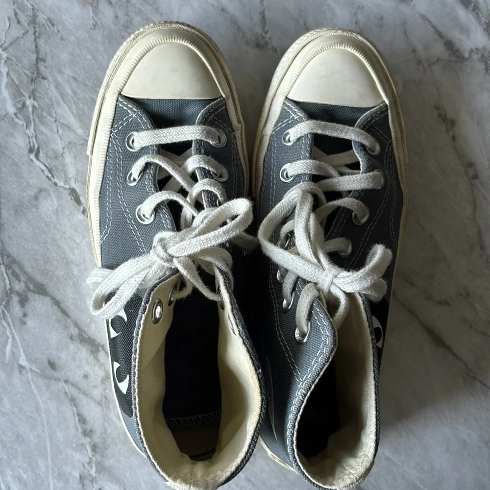 COMME DES GARCONS PLAY x Converse Unisex Chuck Taylor High Top Sneakers gray w6 - Picture 4 of 15